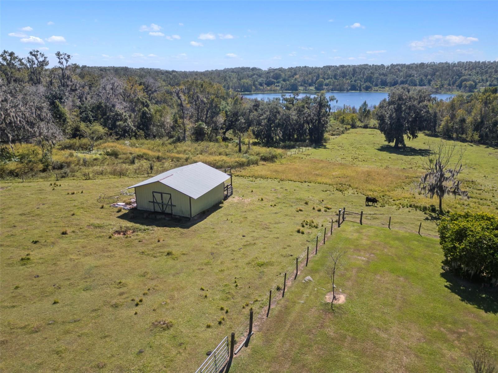 Listing photo id 25 for 32854 Lister Road