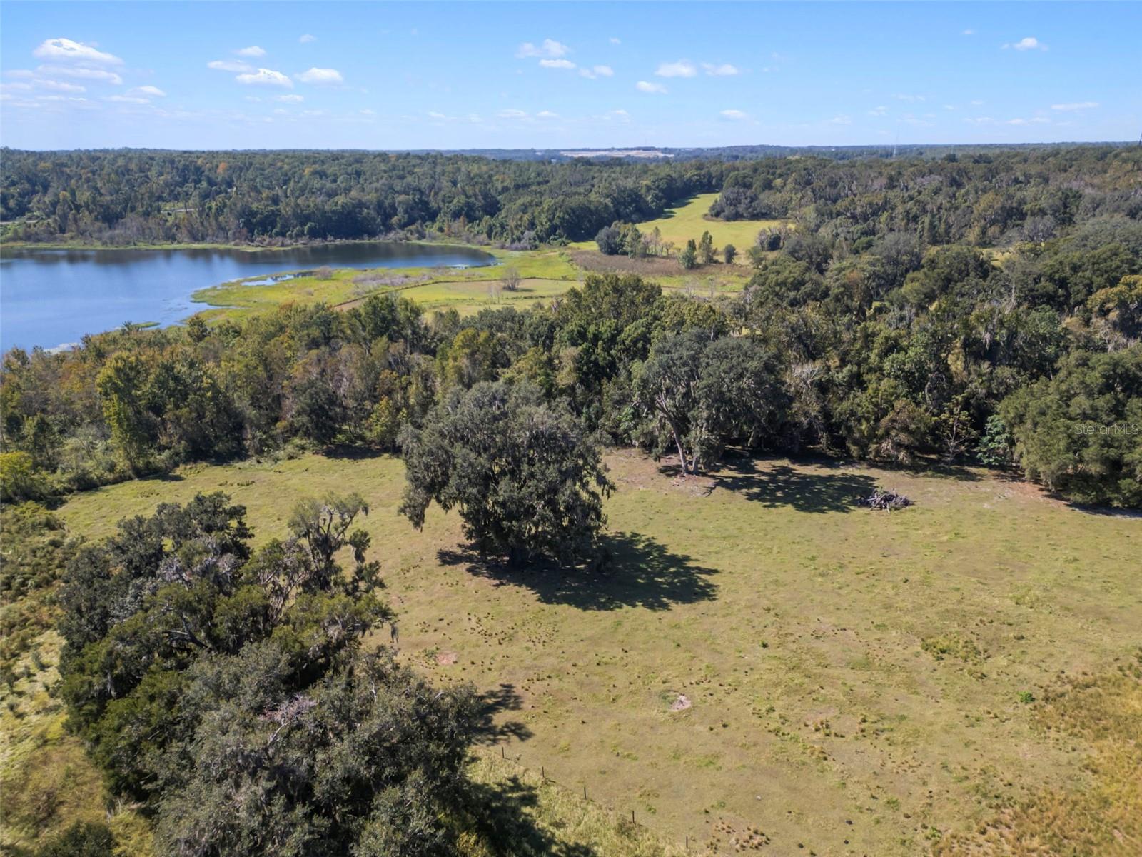 Listing photo id 2 for 32854 Lister Road