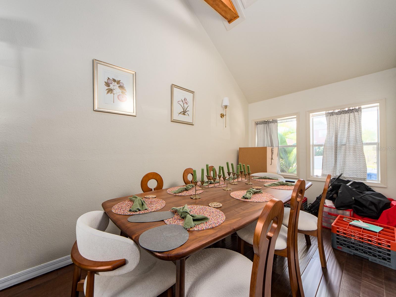 Image 12 of 70 For 945 11th Street N