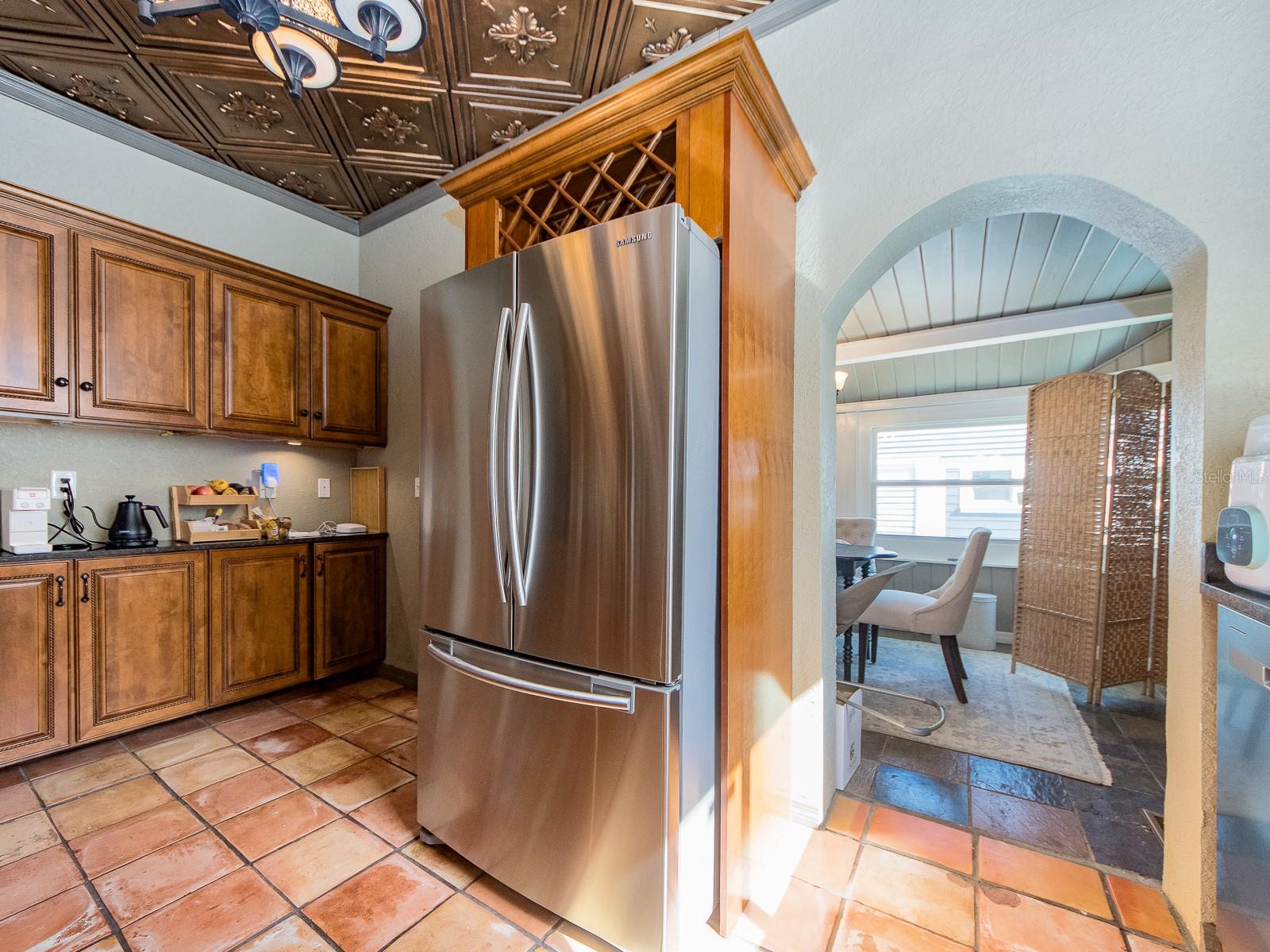 Image 17 of 70 For 945 11th Street N