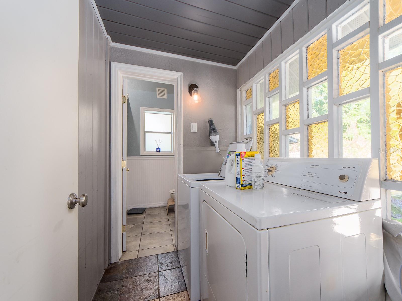 Image 23 of 70 For 945 11th Street N