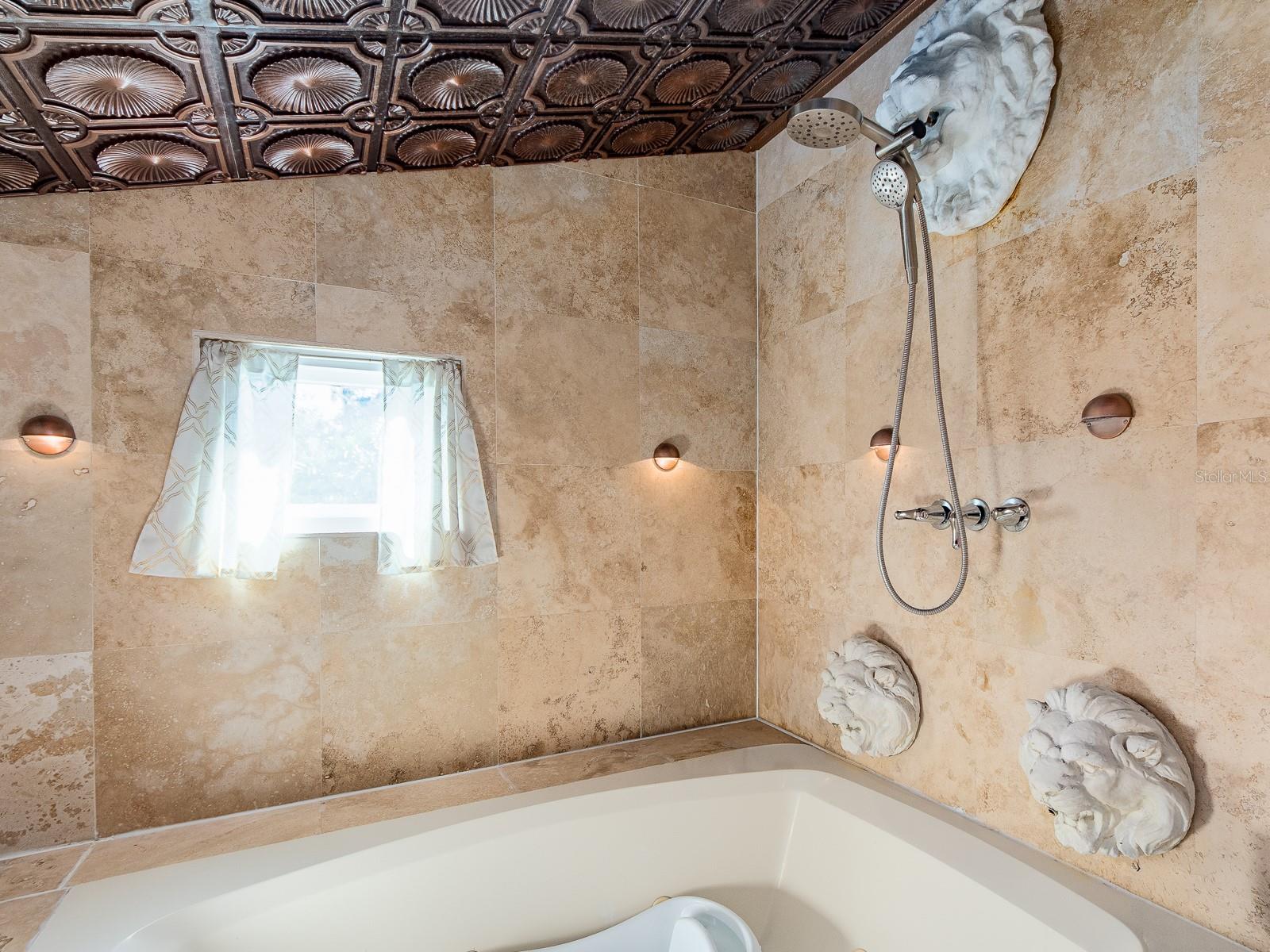 Image 37 of 70 For 945 11th Street N