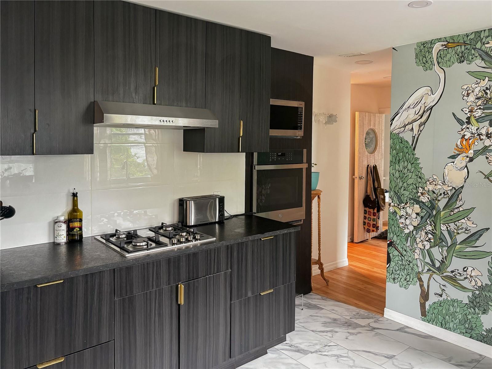 Image 51 of 70 For 945 11th Street N