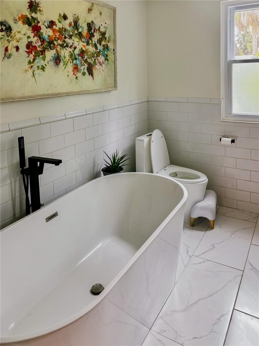 Image 60 of 70 For 945 11th Street N