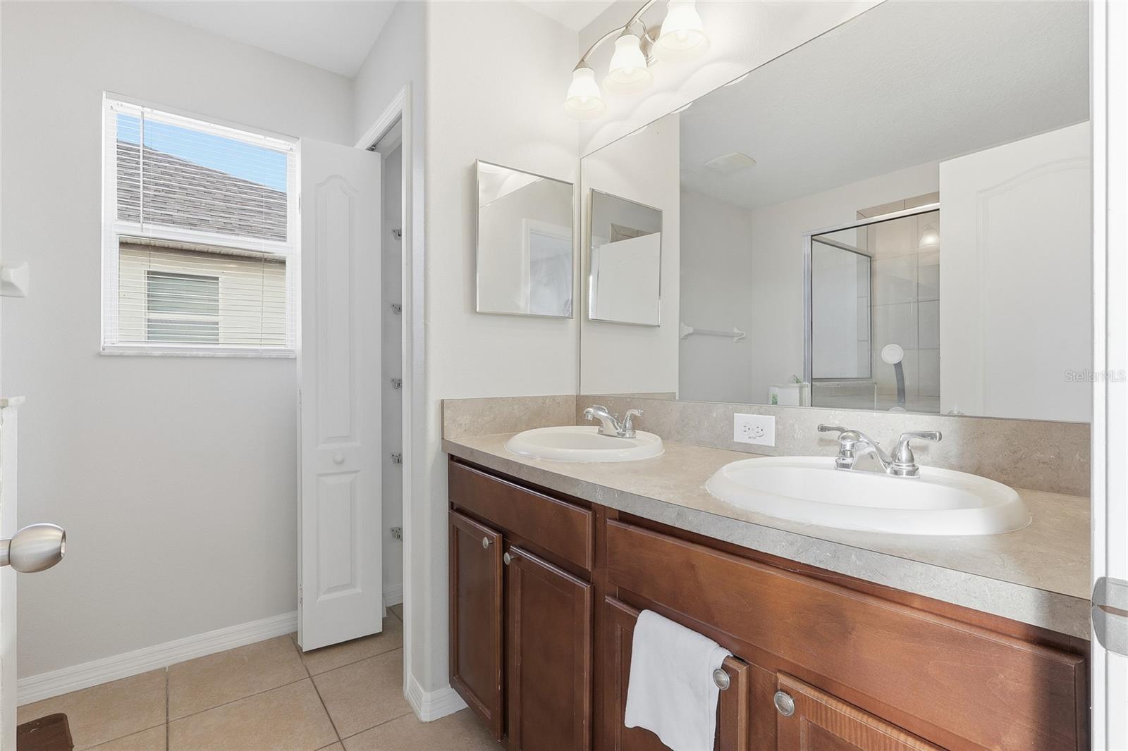 Image 19 of 26 For 1035 Seminole Sky Drive