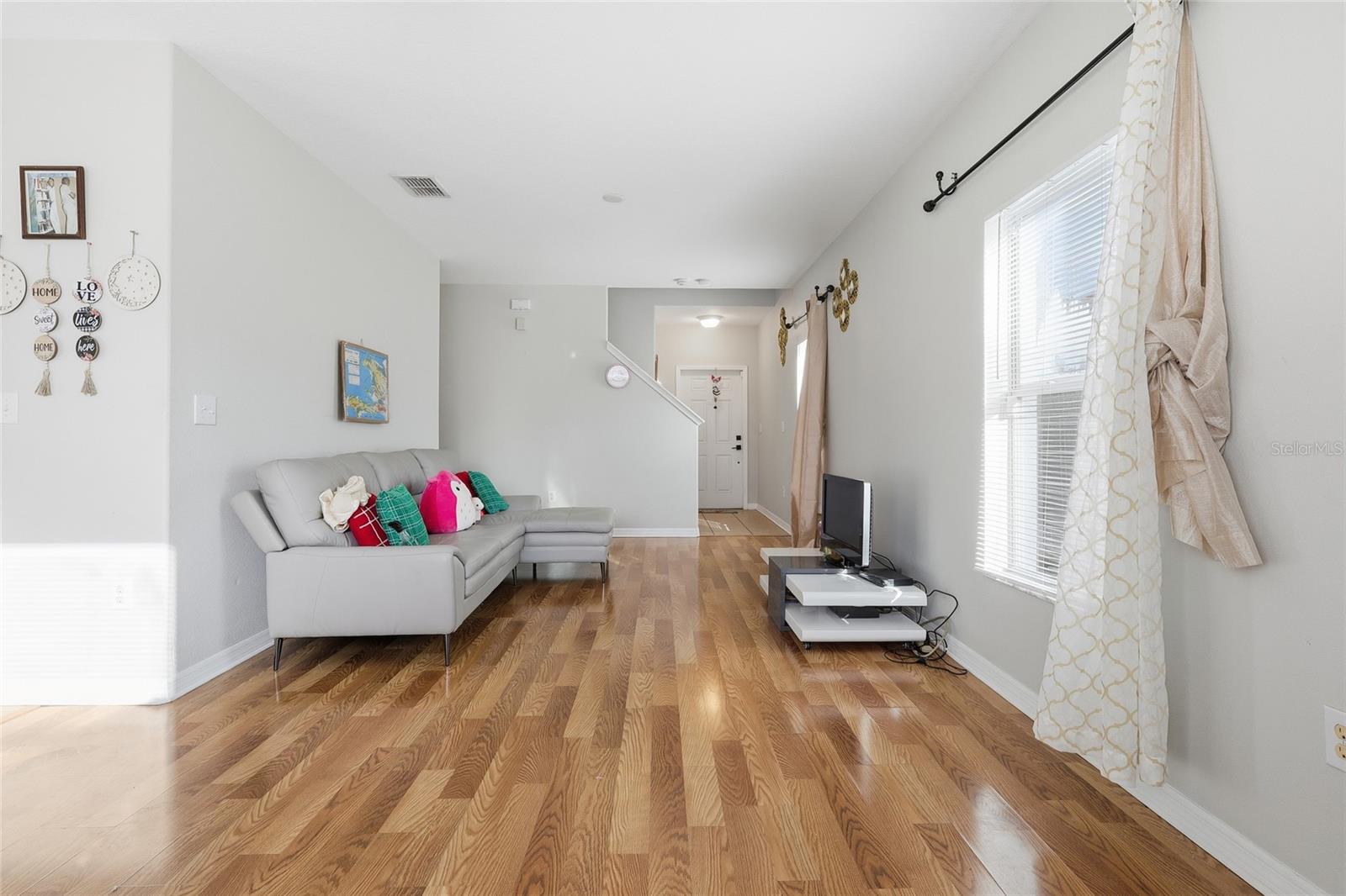 Image 4 of 26 For 1035 Seminole Sky Drive