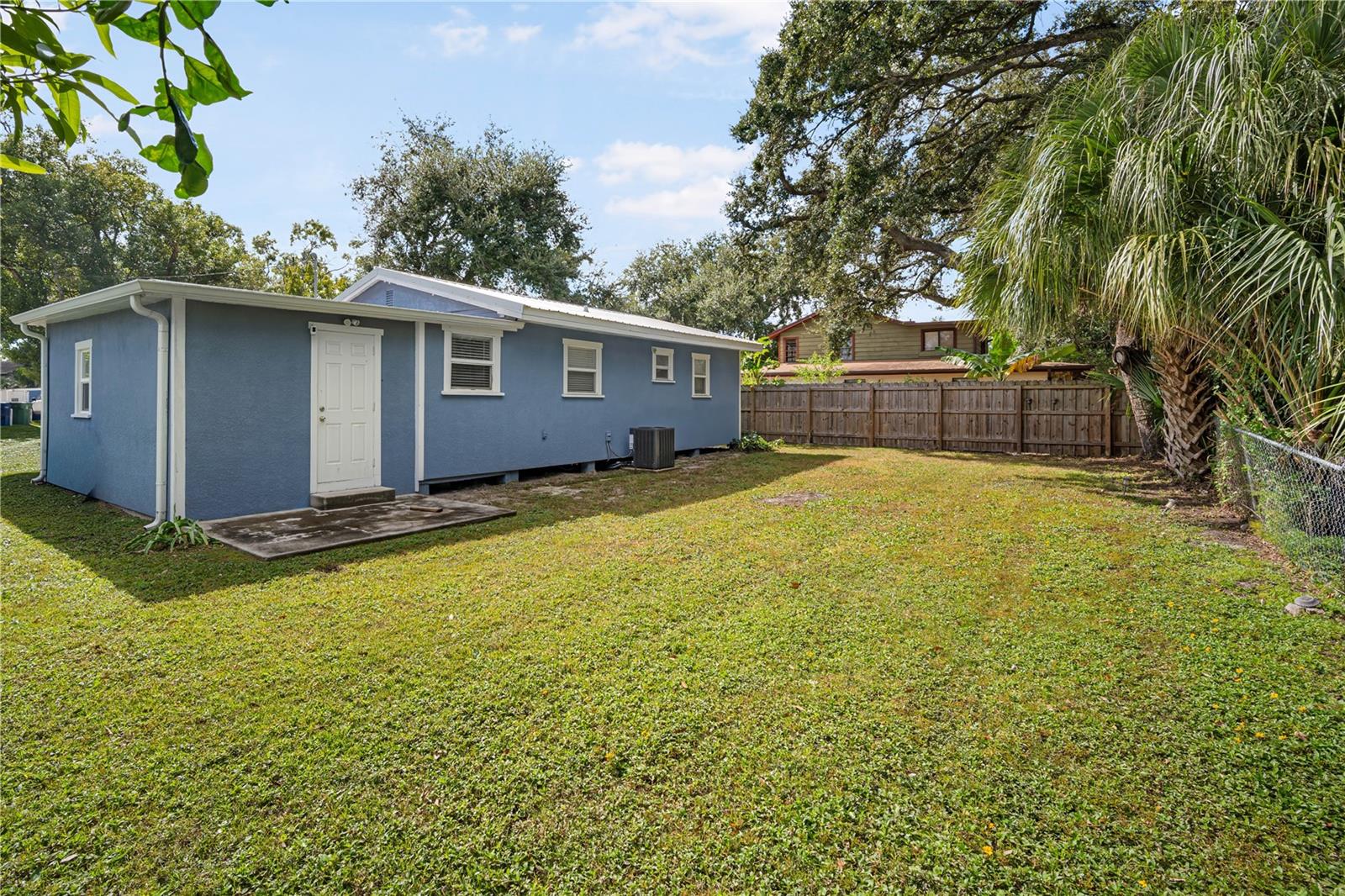 Image 16 of 18 For 1605 Knollwood Street