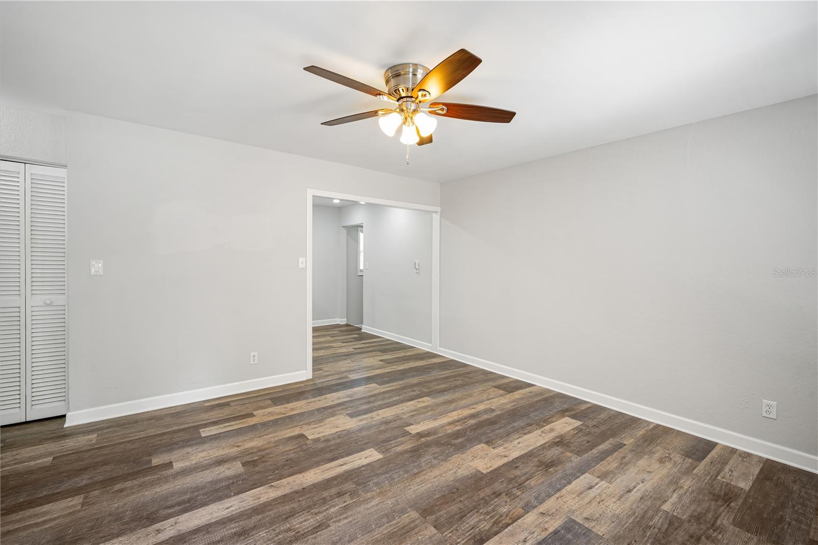 Image 4 of 18 For 1605 Knollwood Street