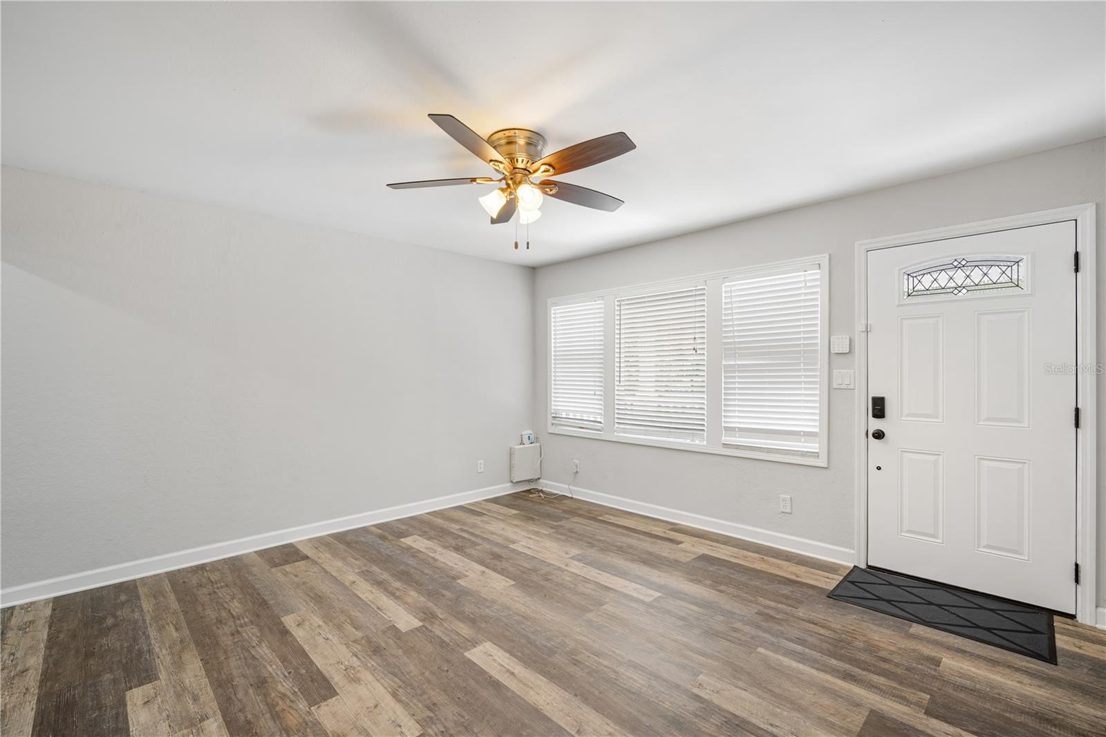 Image 5 of 18 For 1605 Knollwood Street