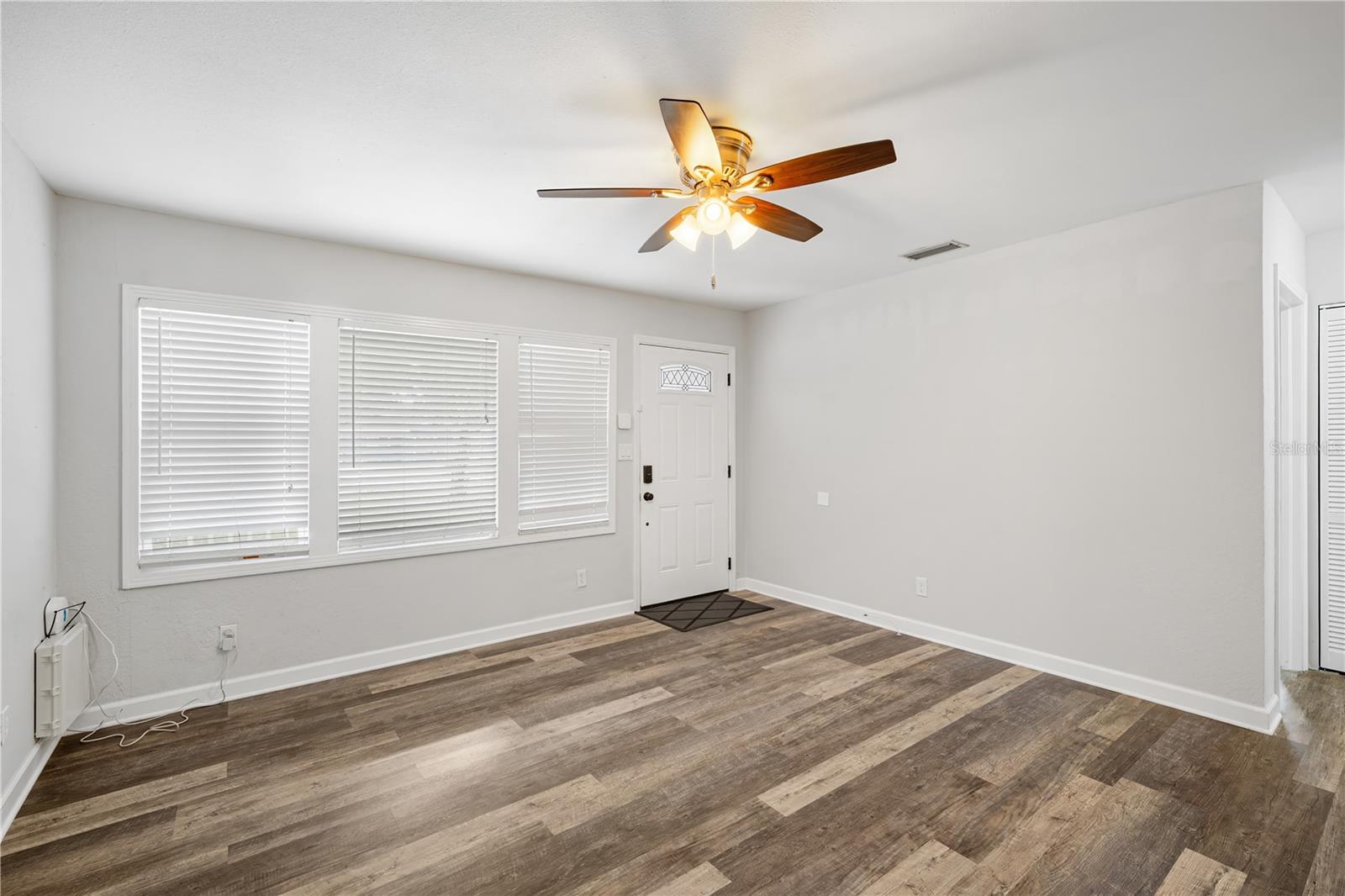 Image 6 of 18 For 1605 Knollwood Street