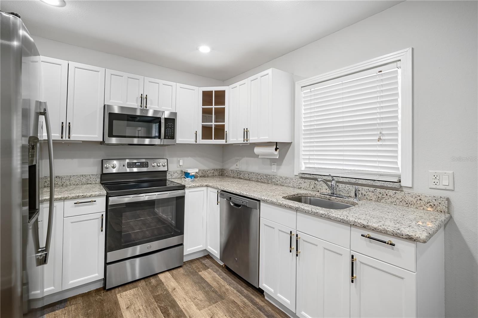 Image 7 of 18 For 1605 Knollwood Street