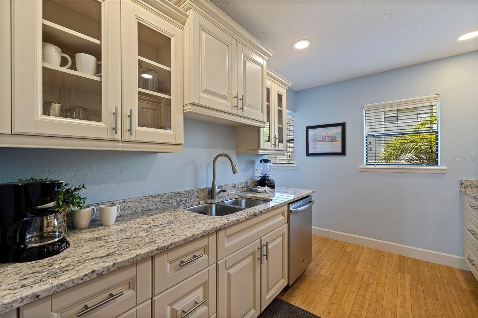 Image 10 of 76 For 19823 Gulf Boulevard 5