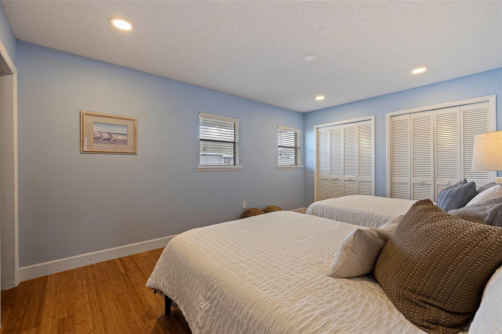 Image 19 of 76 For 19823 Gulf Boulevard 5