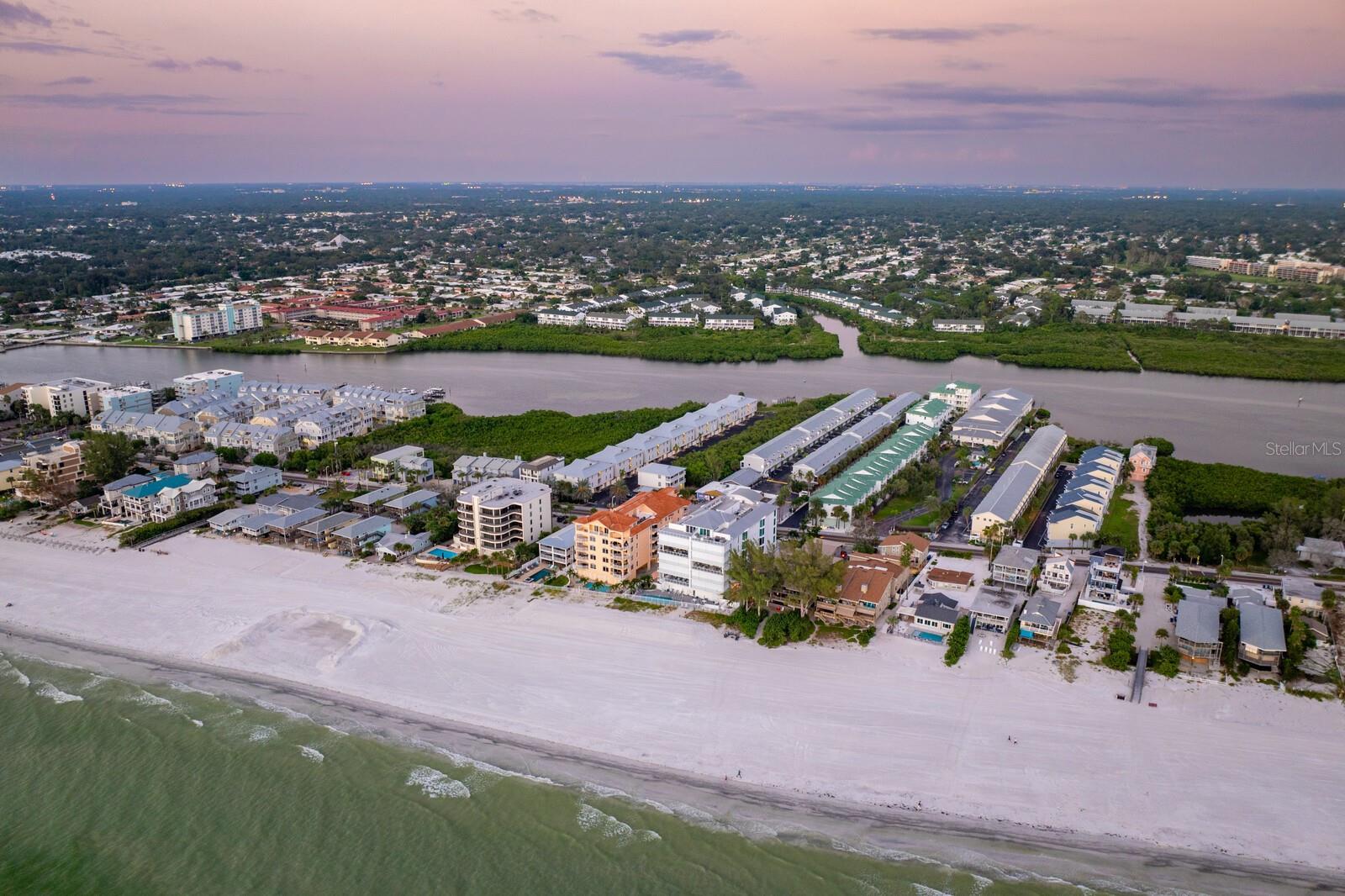 Image 28 of 76 For 19823 Gulf Boulevard 5