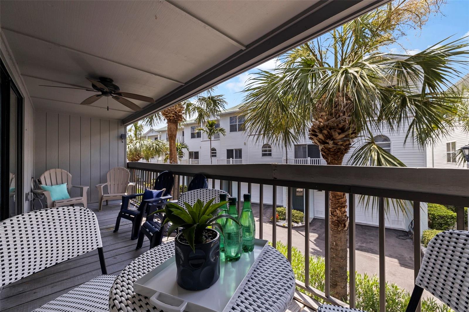 Image 30 of 76 For 19823 Gulf Boulevard 5