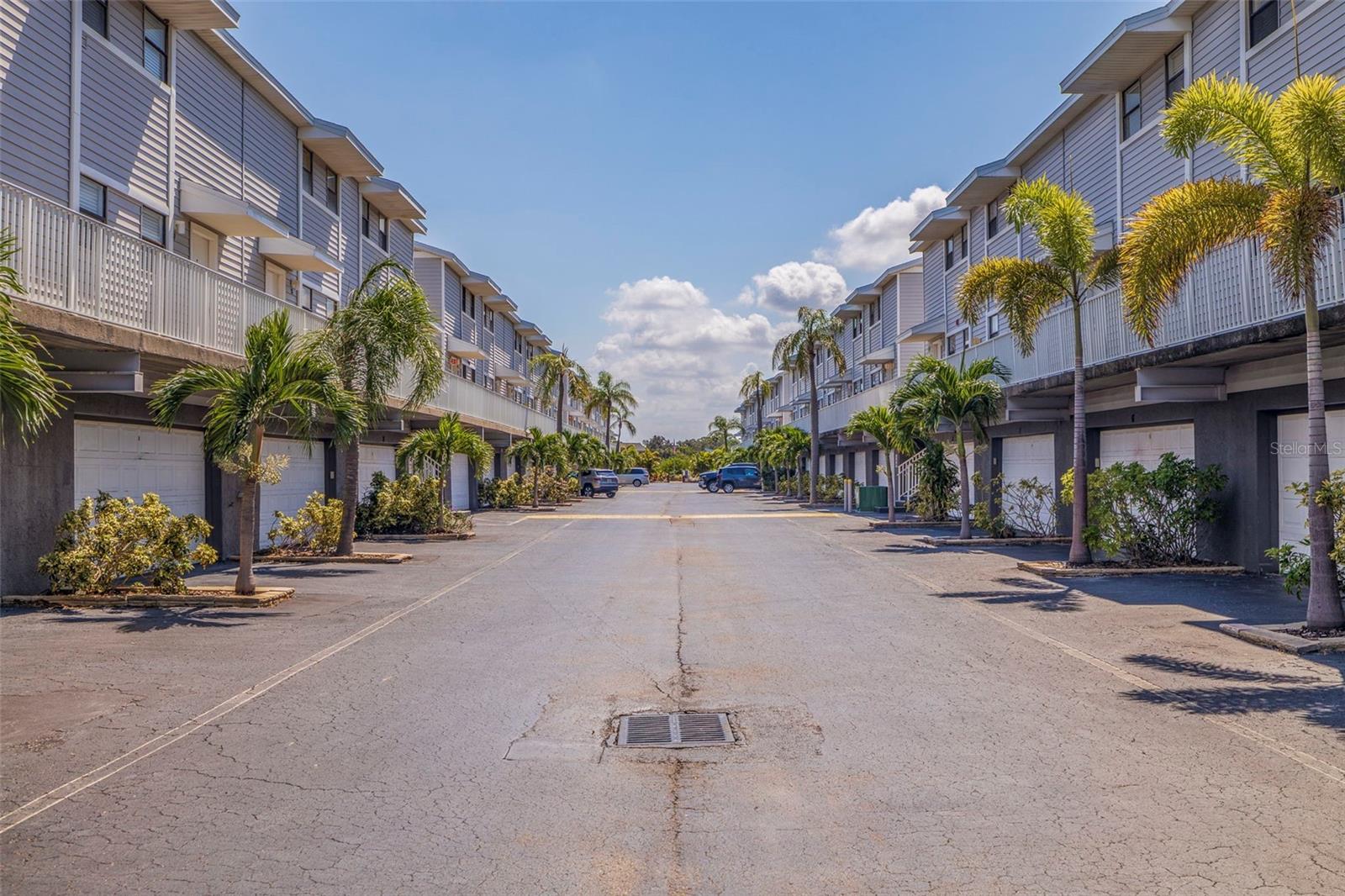 Image 33 of 76 For 19823 Gulf Boulevard 5