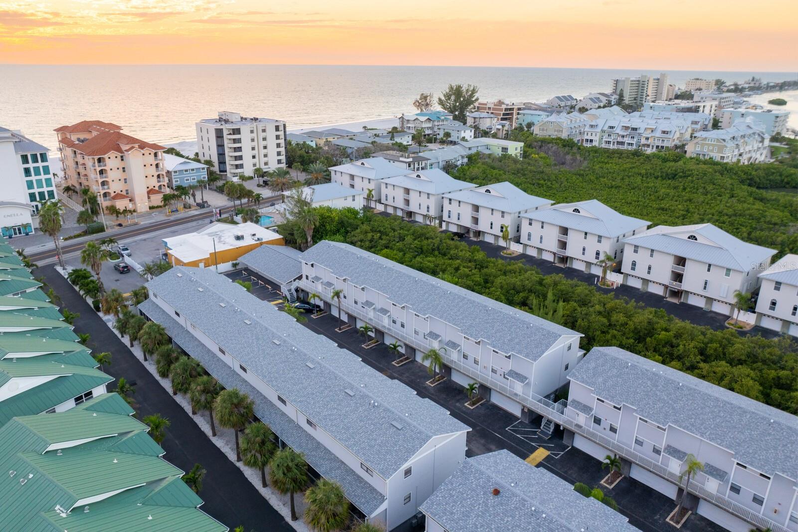 Image 47 of 76 For 19823 Gulf Boulevard 5