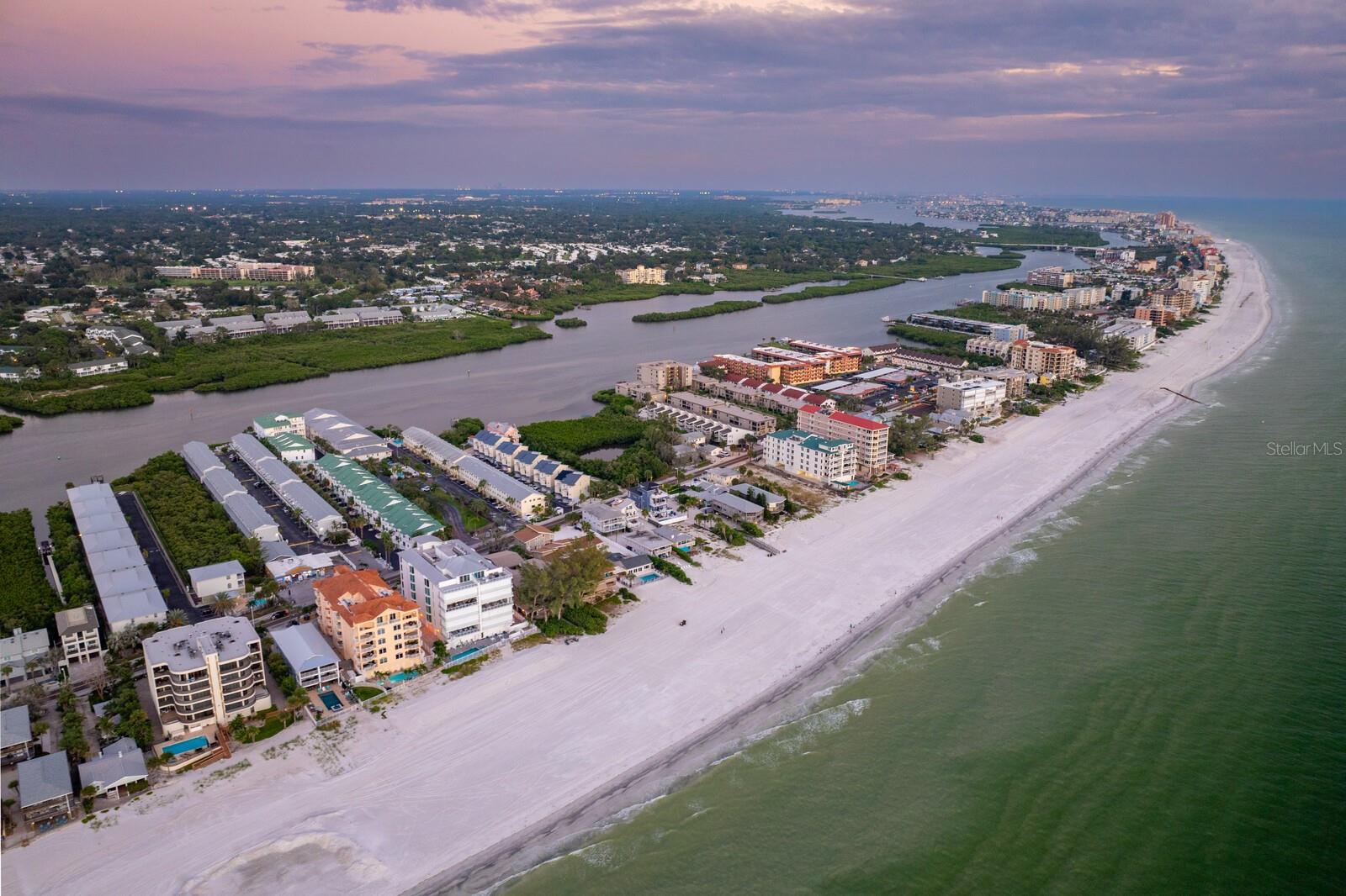 Image 55 of 76 For 19823 Gulf Boulevard 5