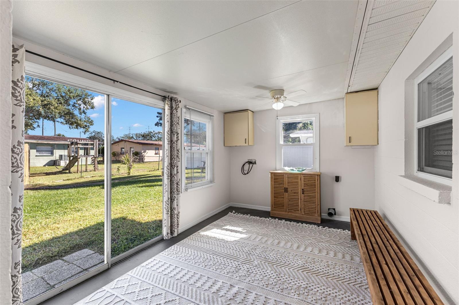 Image 11 of 38 For 337 Shore Drive E