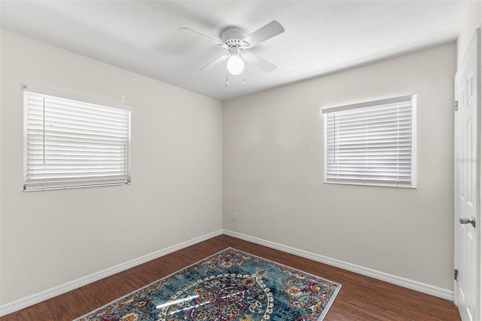 Image 20 of 38 For 337 Shore Drive E