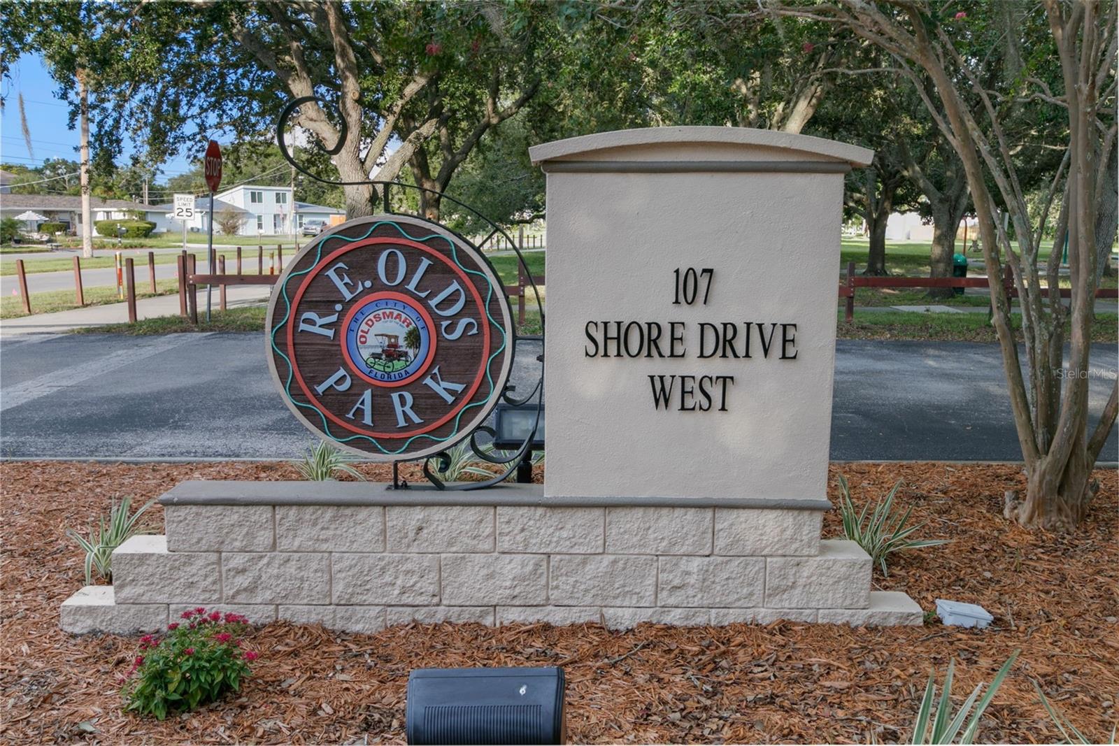 Image 28 of 38 For 337 Shore Drive E