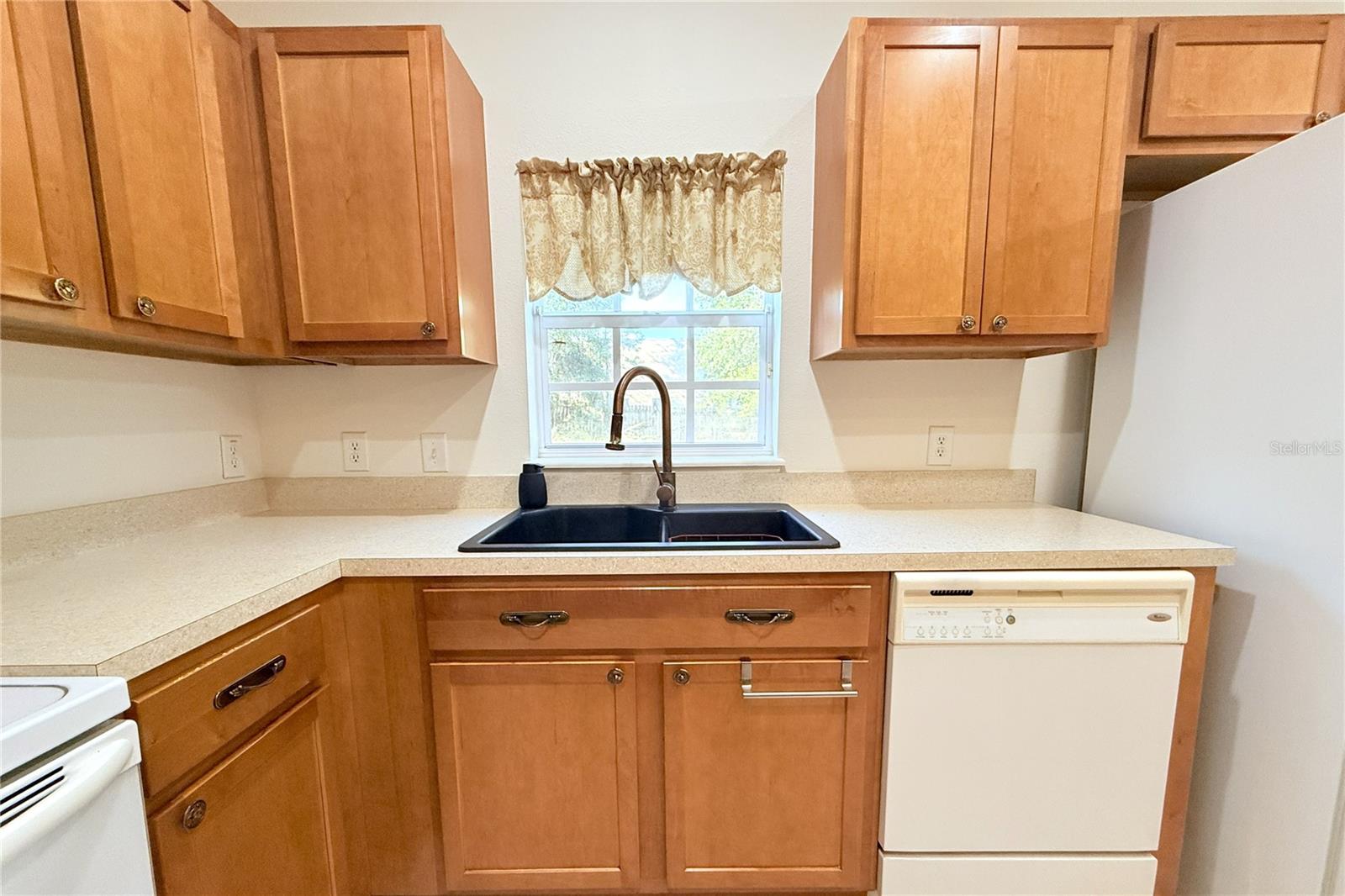 Image 17 of 39 For 314 Summer Clouds Pl