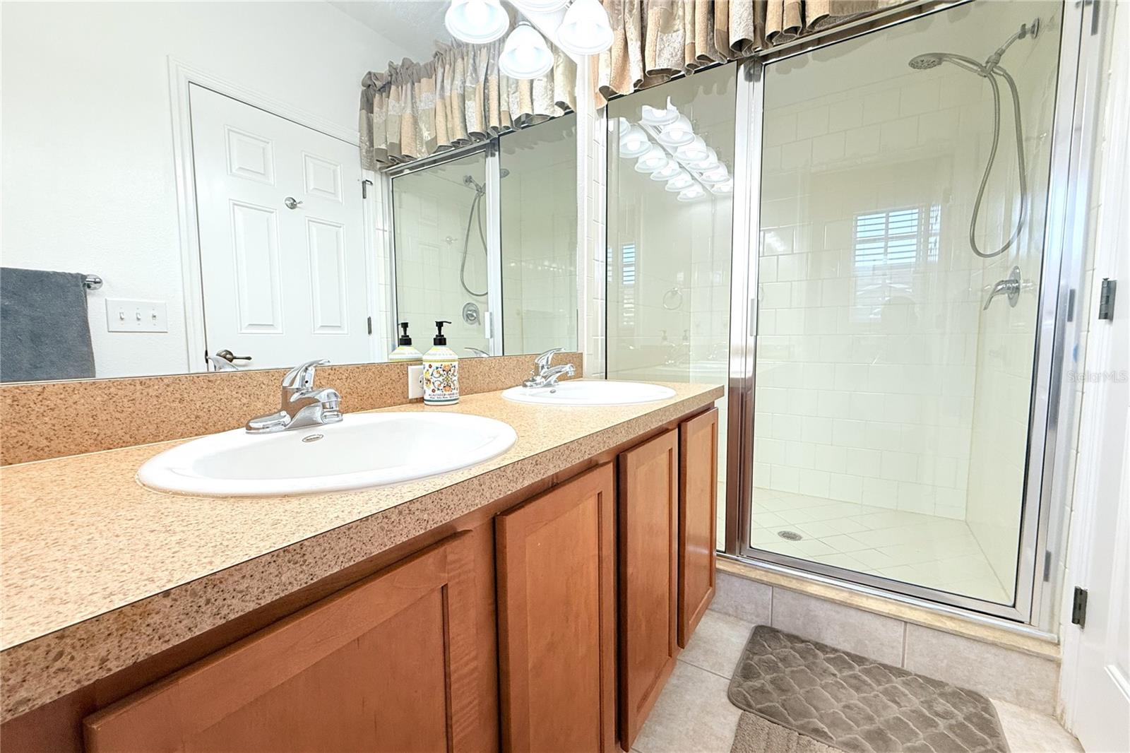 Image 27 of 39 For 314 Summer Clouds Pl