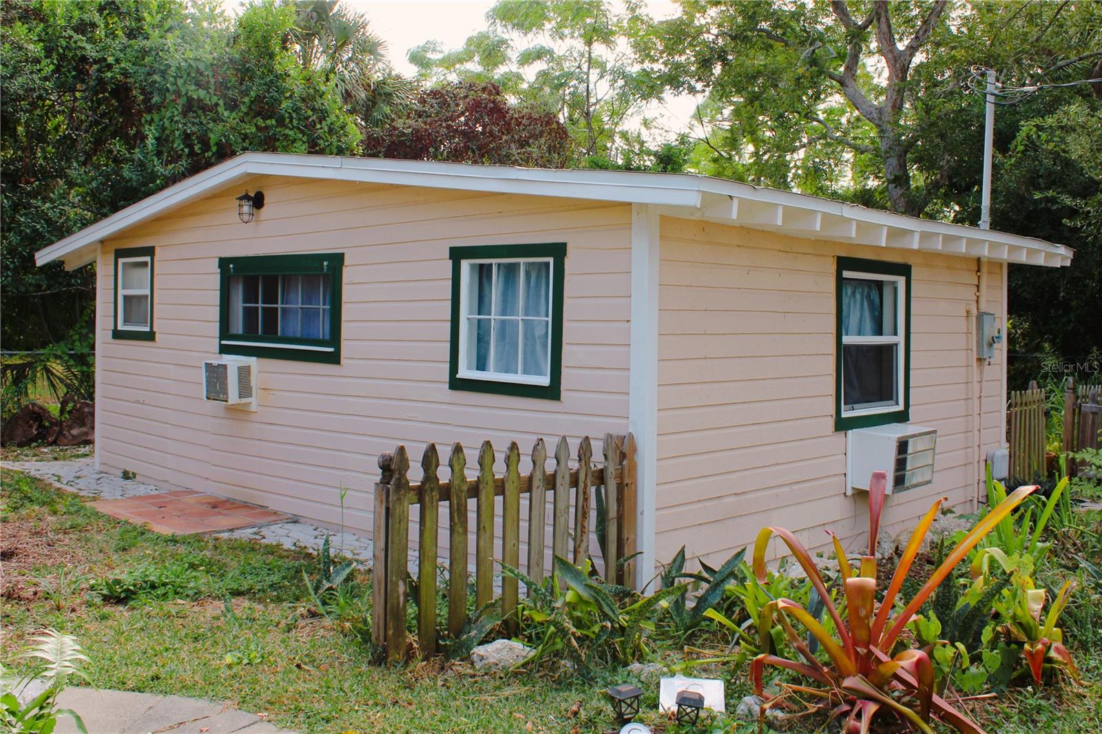 Image 13 of 19 For 4225 Old Bradenton Road C