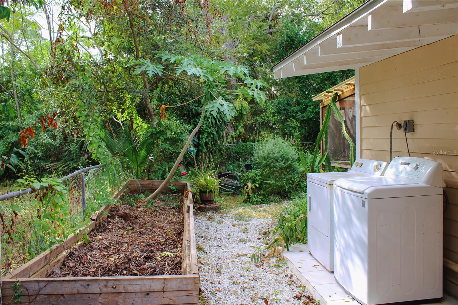 Image 14 of 19 For 4225 Old Bradenton Road C