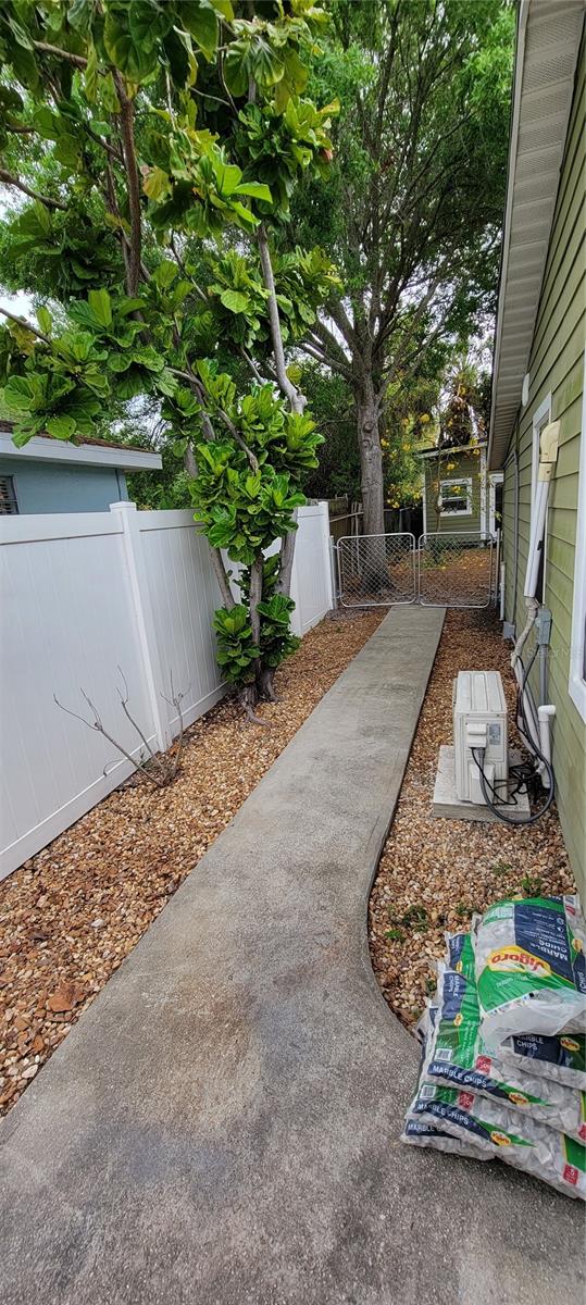 Image 5 of 8 For 6706 Gabrielle Street