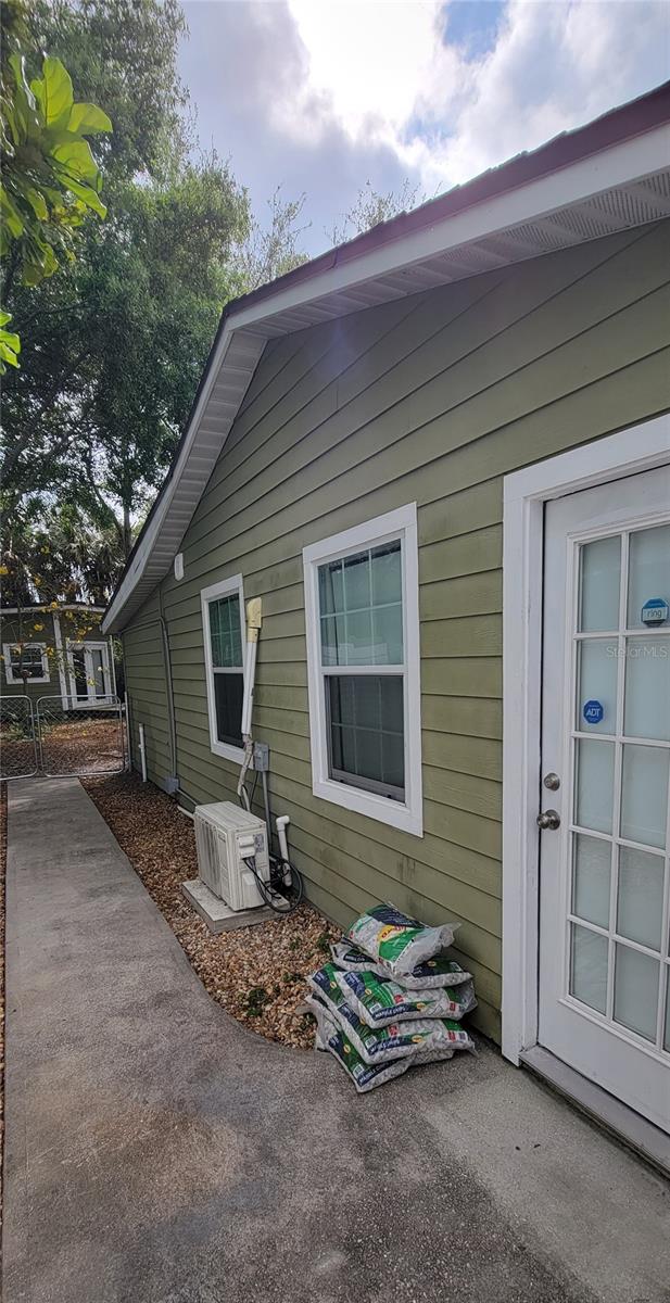 Image 8 of 8 For 6706 Gabrielle Street