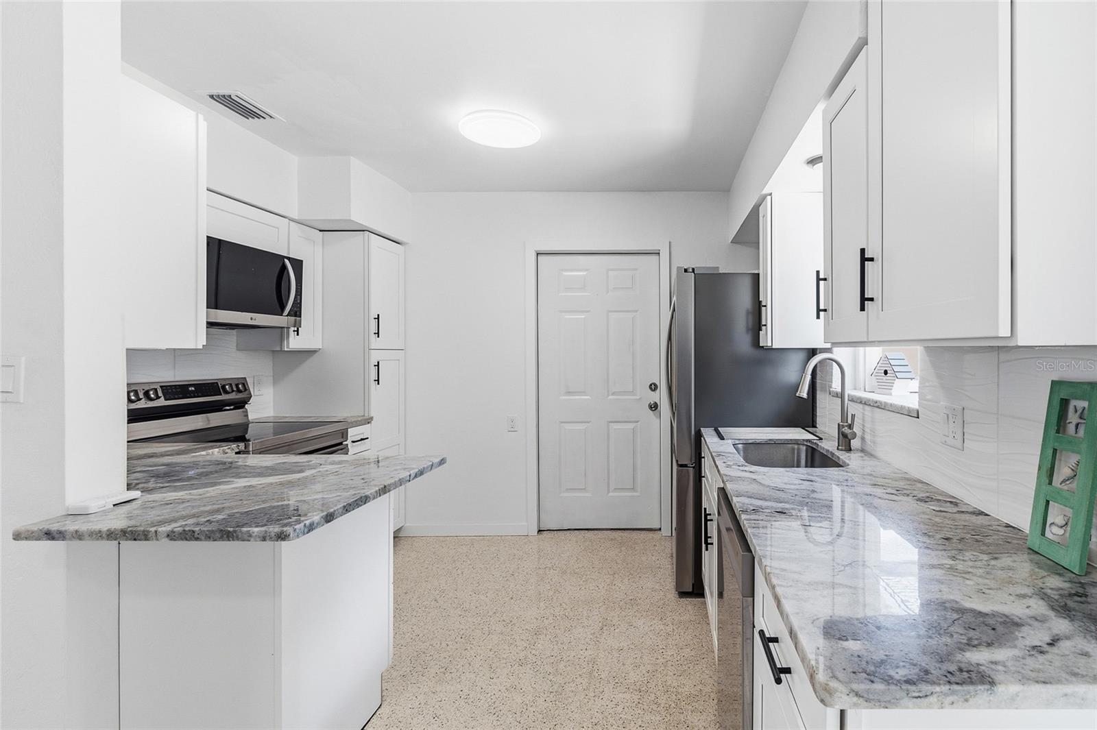 Details for 3700 Whiting Drive Se, ST PETERSBURG, FL 33705