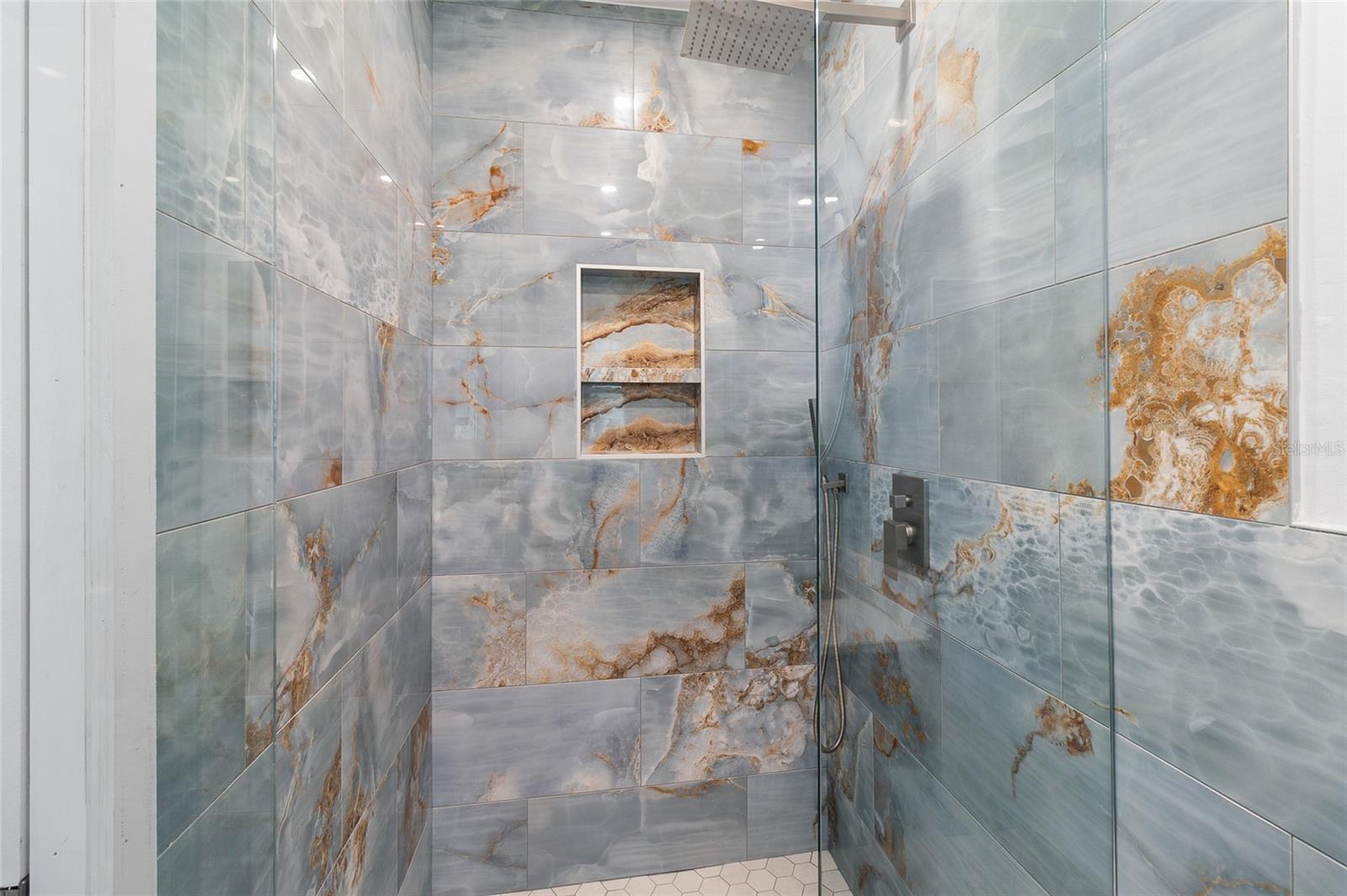 Image 2 of 44 For 3700 Whiting Drive Se