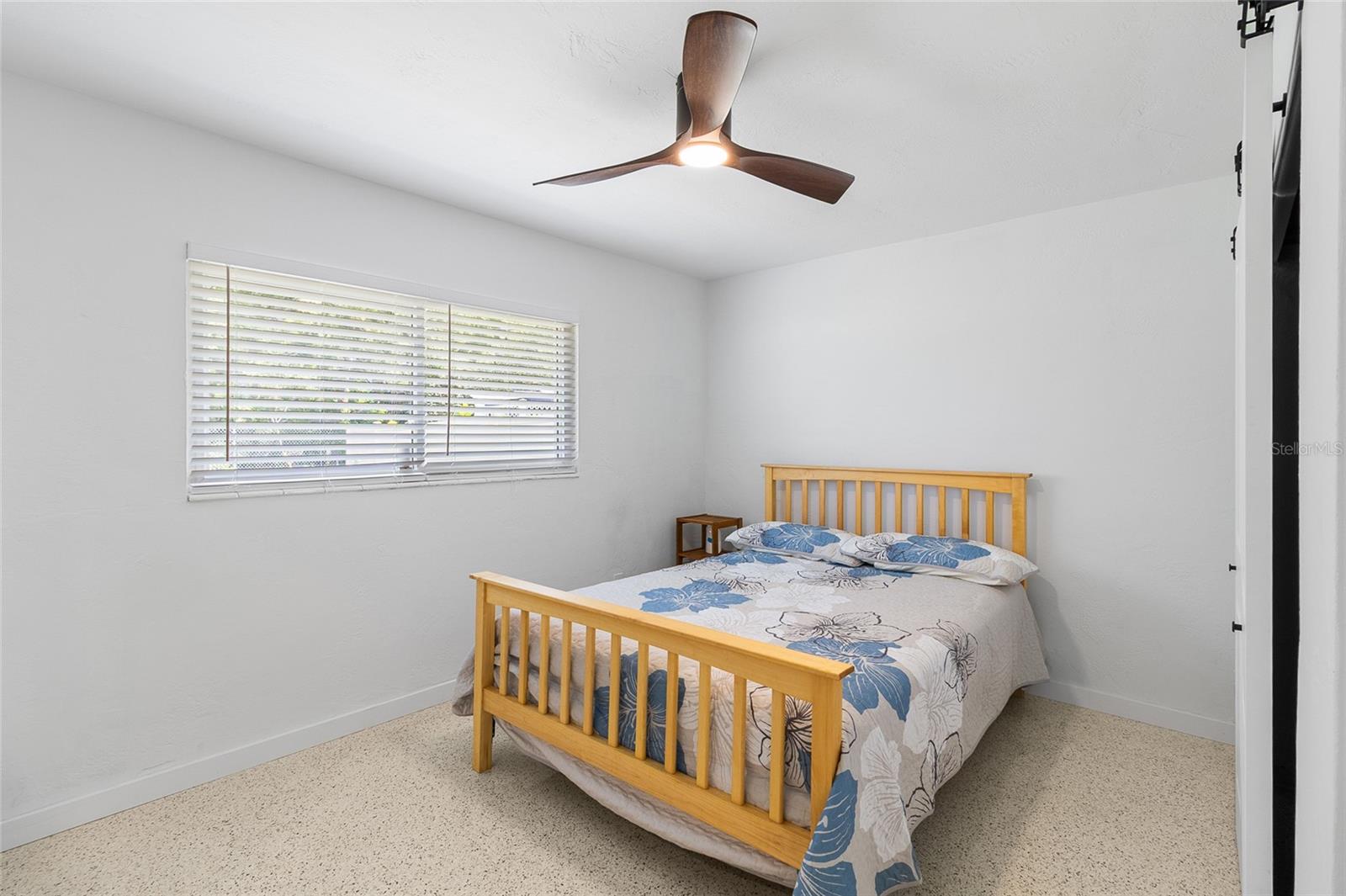 Image 21 of 44 For 3700 Whiting Drive Se