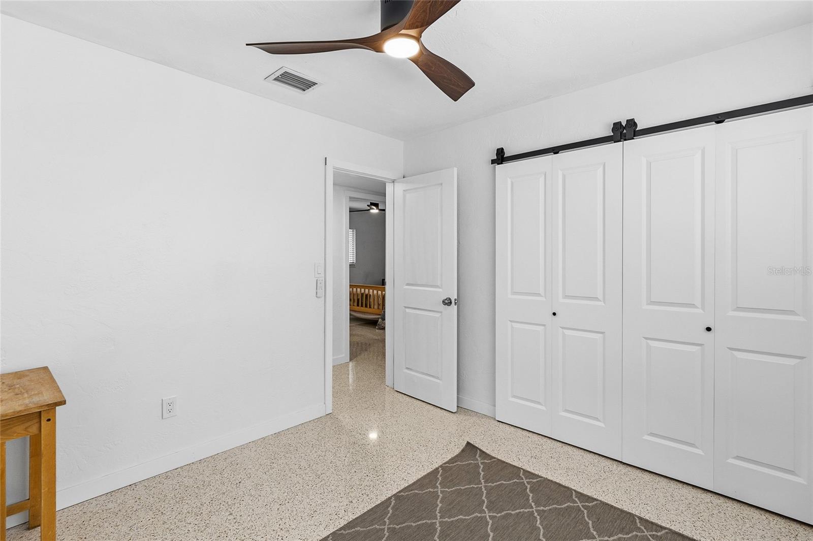 Image 23 of 44 For 3700 Whiting Drive Se