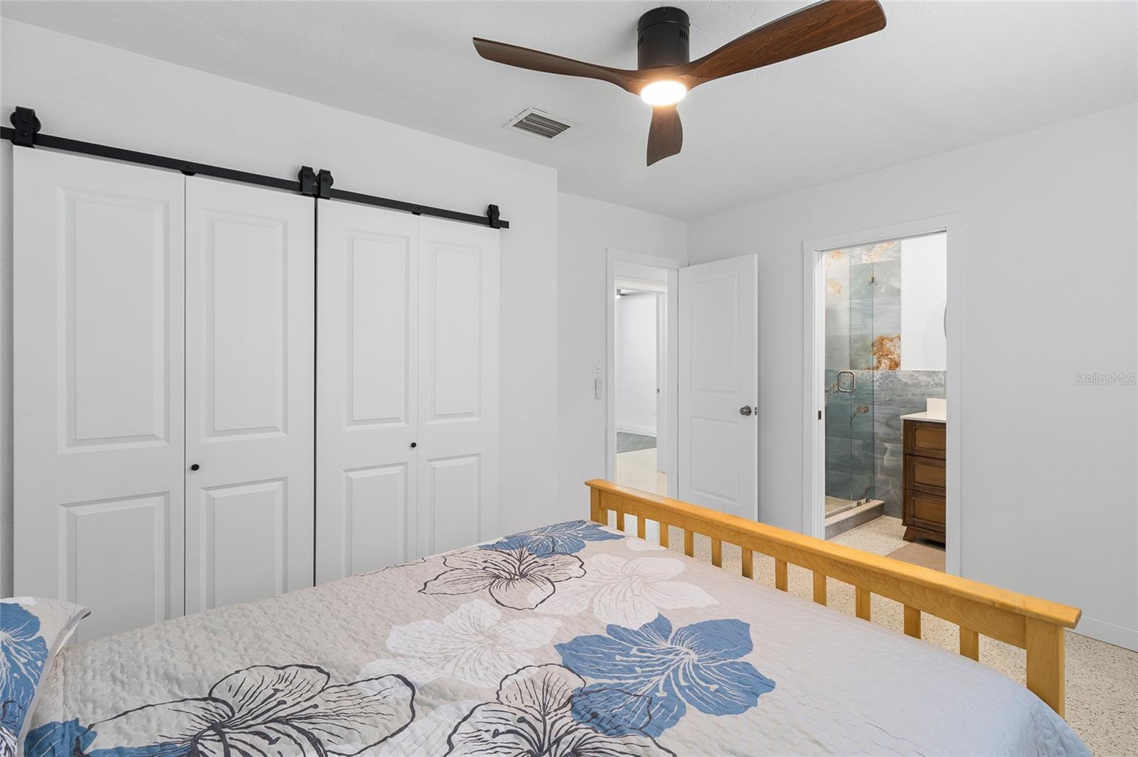 Image 24 of 44 For 3700 Whiting Drive Se