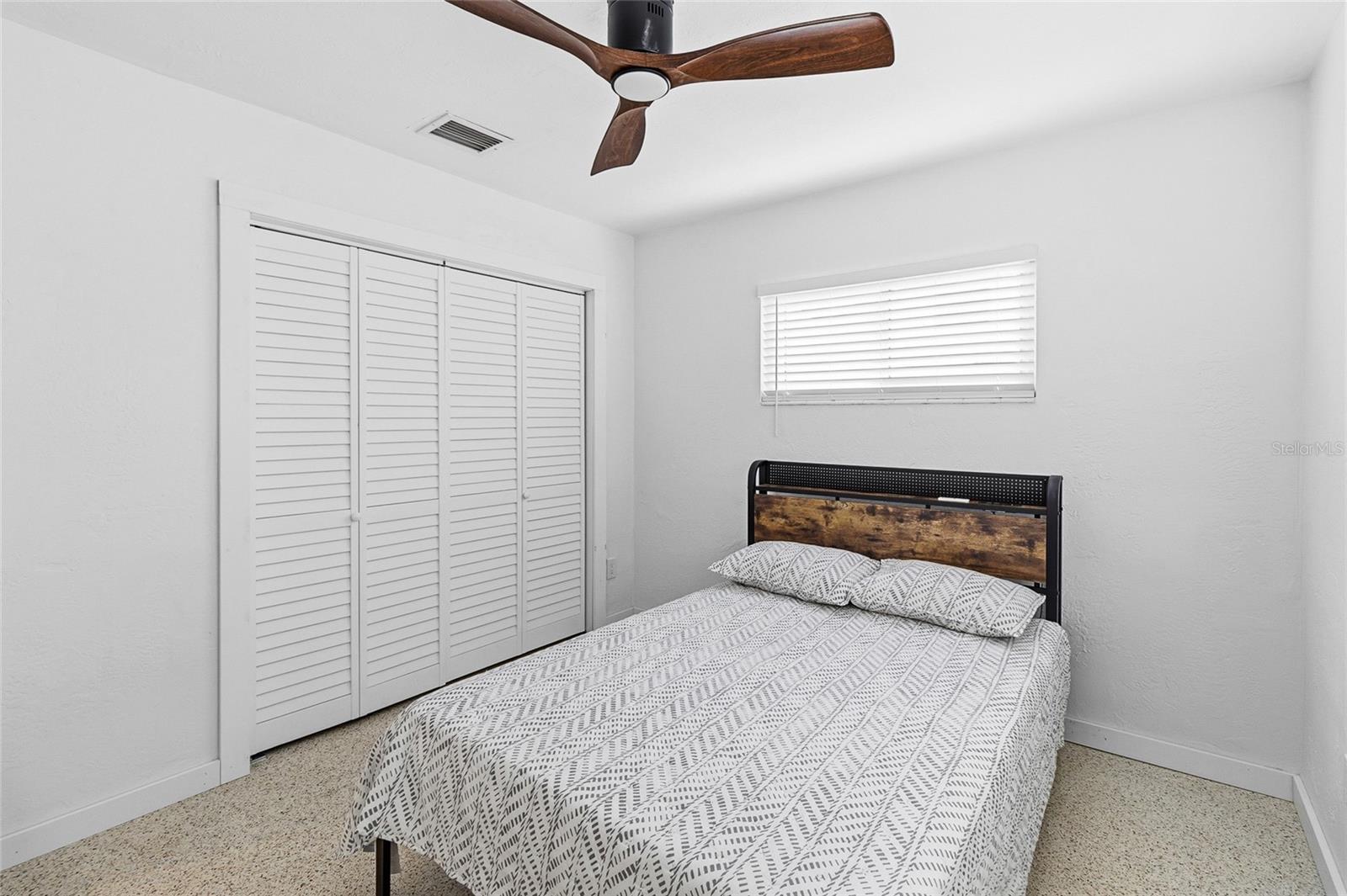 Image 26 of 44 For 3700 Whiting Drive Se