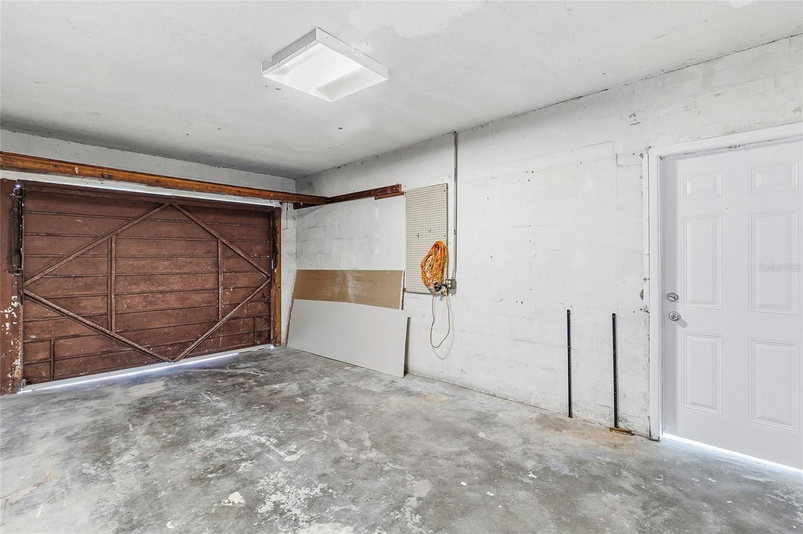 Image 30 of 44 For 3700 Whiting Drive Se