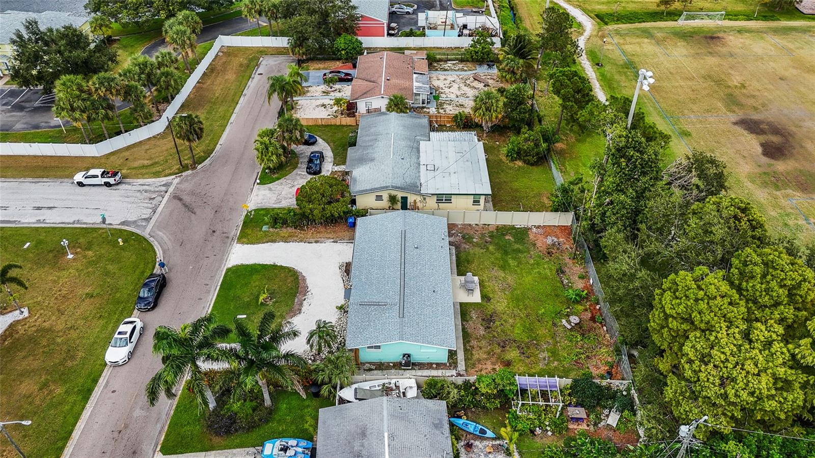 Image 38 of 44 For 3700 Whiting Drive Se