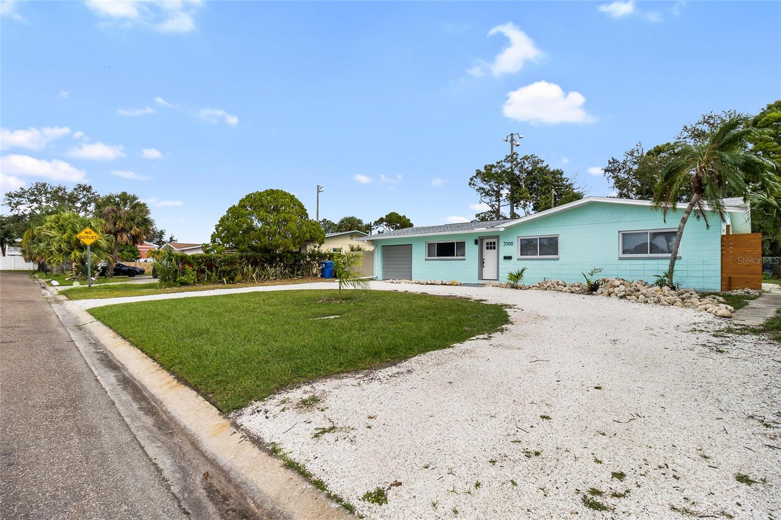 Image 8 of 44 For 3700 Whiting Drive Se