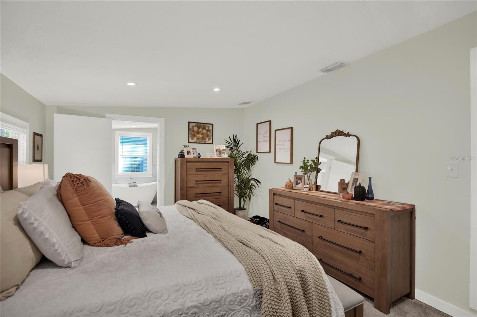 Image 18 of 32 For 1004 Jean Street