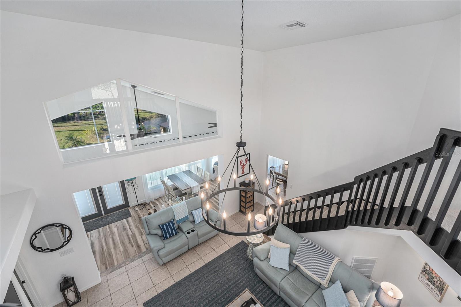 Image 14 of 32 For 724 Crestridge Drive