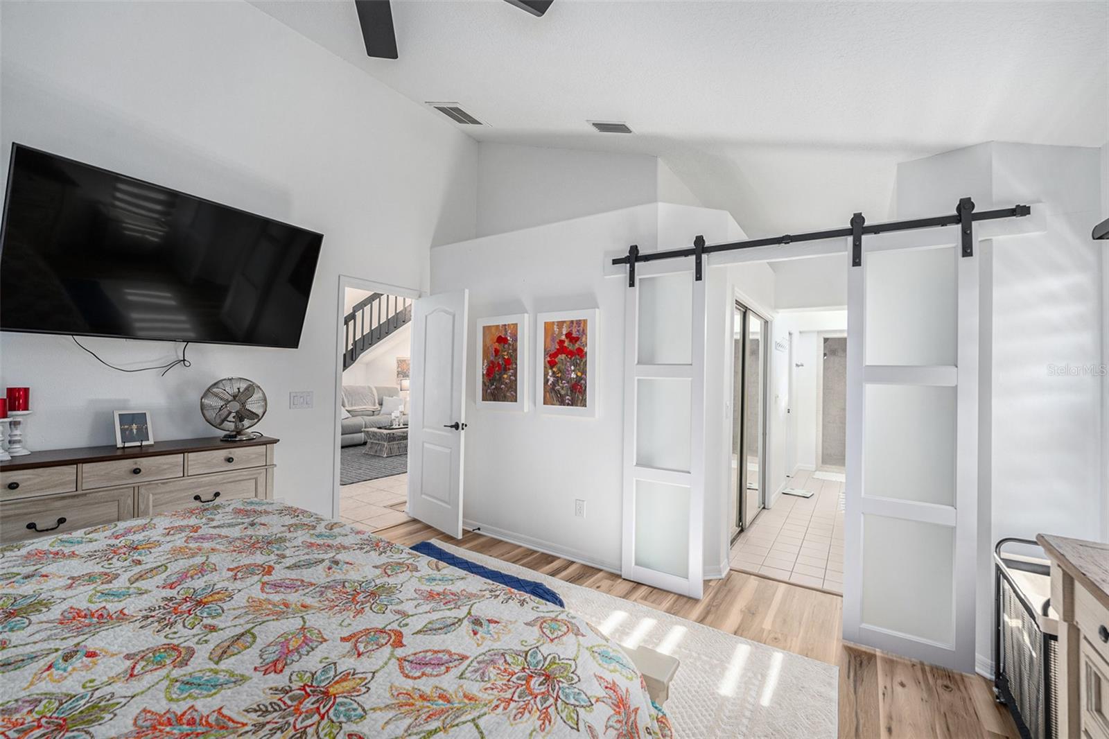 Image 17 of 32 For 724 Crestridge Drive