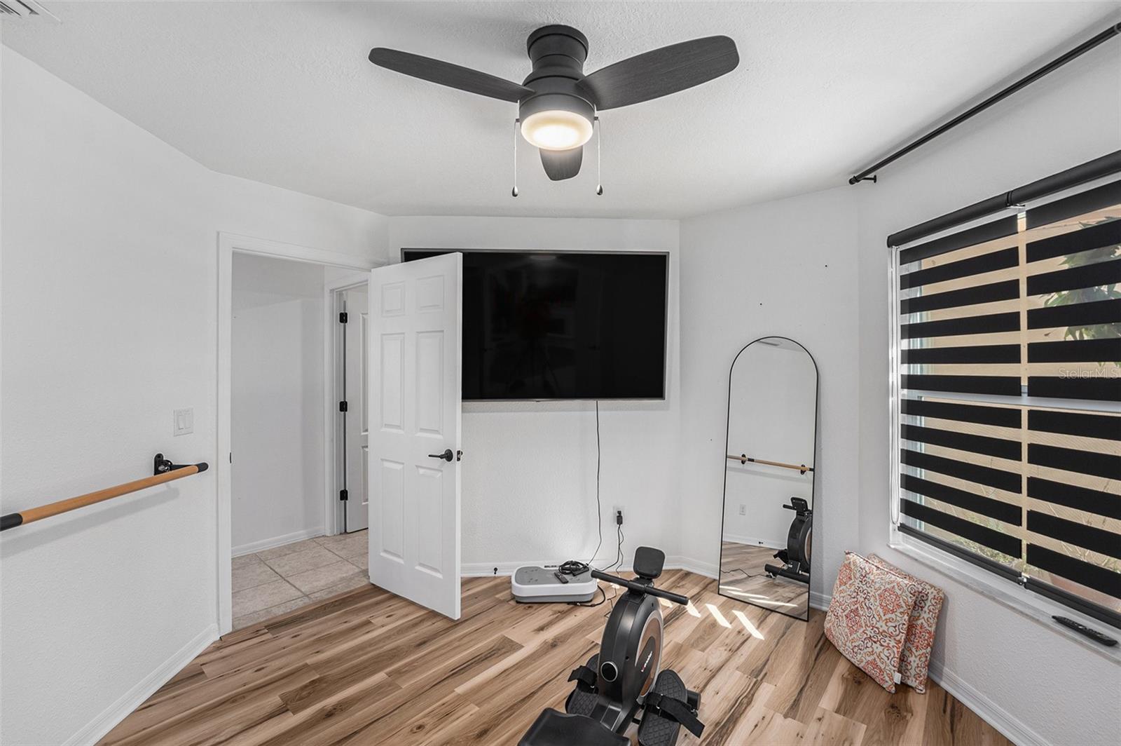 Image 22 of 32 For 724 Crestridge Drive