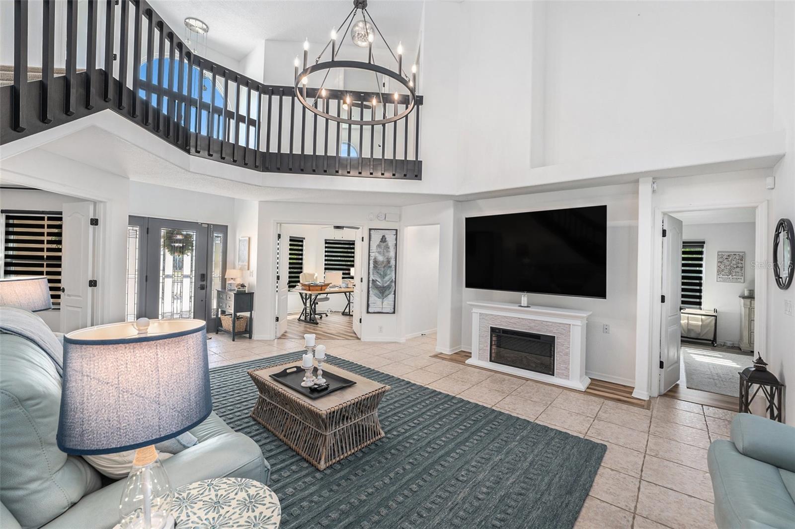 Image 3 of 32 For 724 Crestridge Drive