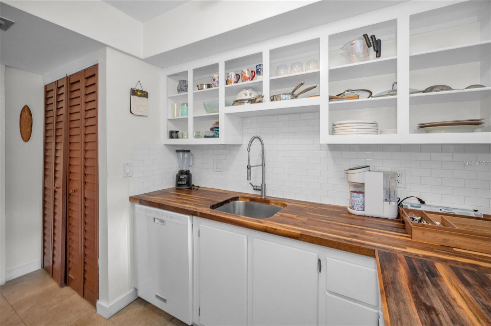 Image 17 of 71 For 631 Windrush Bay Drive 143