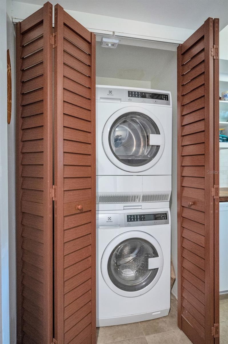 Image 18 of 71 For 631 Windrush Bay Drive 143