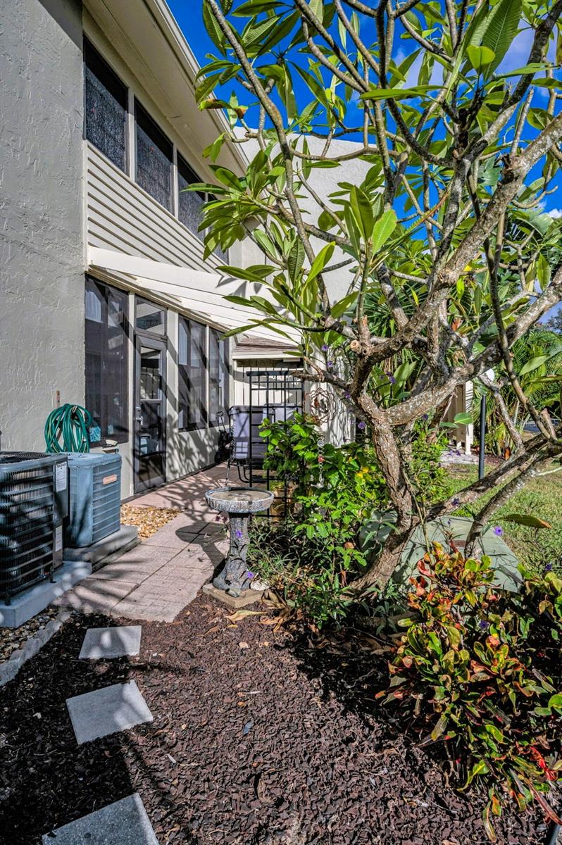 Image 34 of 71 For 631 Windrush Bay Drive 143