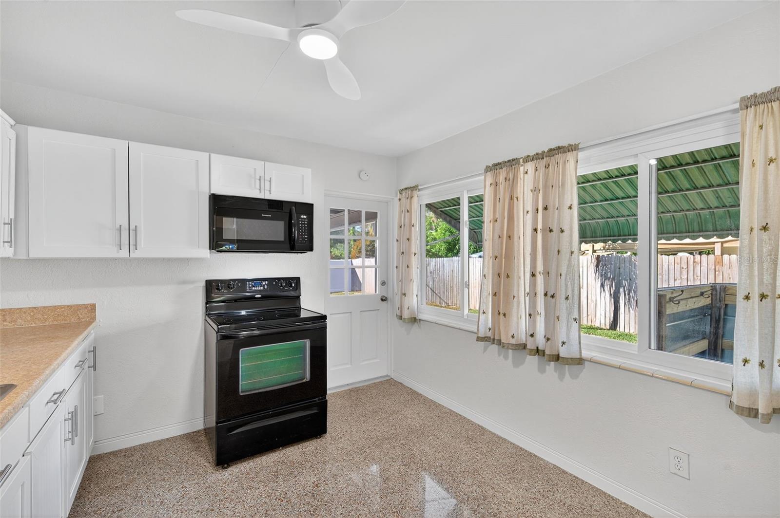 Image 12 of 57 For 5410 19th Ave S