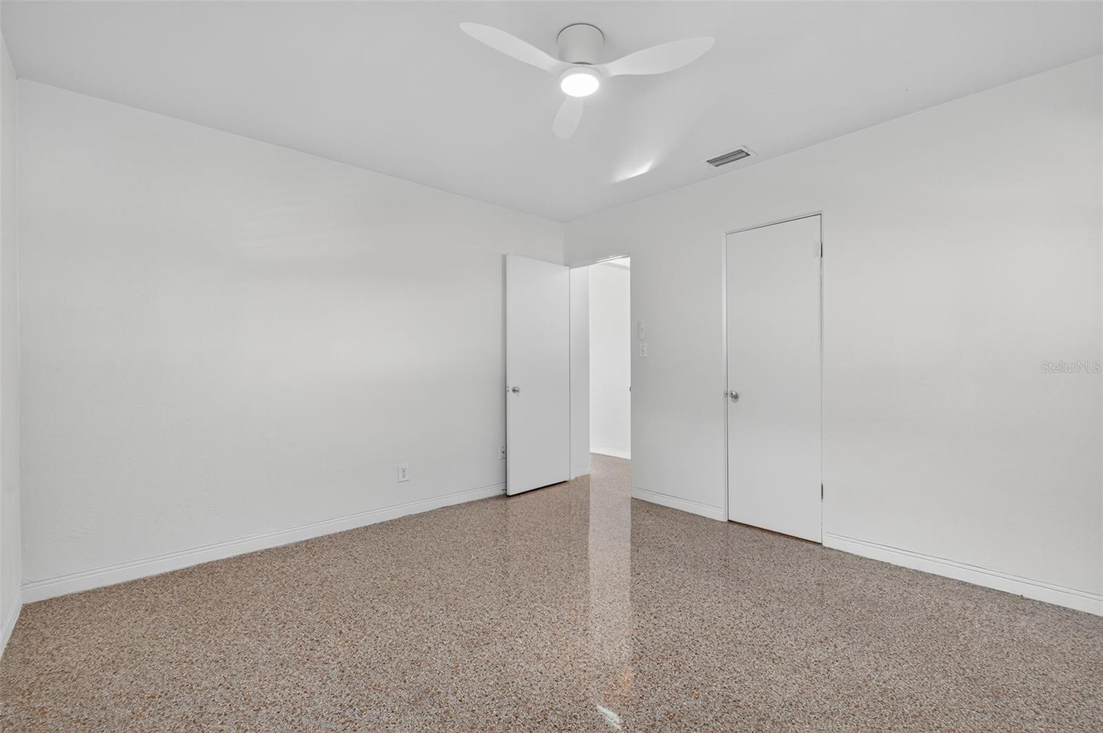 Image 22 of 57 For 5410 19th Ave S